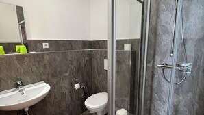 Bathroom - Hotel Zur Henne (Suhl)