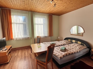 Room - Hotel Zur Henne (Suhl)
