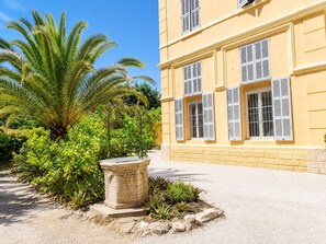 Exterior - AC Duplex with Parking & Terrace, Close to the Beaches – BENAKEY (Cannes)