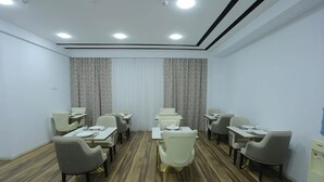 Dining - Viva Hotel (Tashkent)