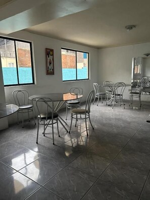 Imagen sin descripción, 3 de 17, botón