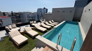 Pool - Aparts4Days Gym, Pool, and Jacuzzi 1-Bedroom Apartment (San Isidro)