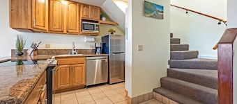 Kahana, Kahana Sunset, Spacious 4 BR, Beachfront, Sleeps 12