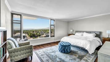 3 bedrooms, desk, WiFi, bed sheets