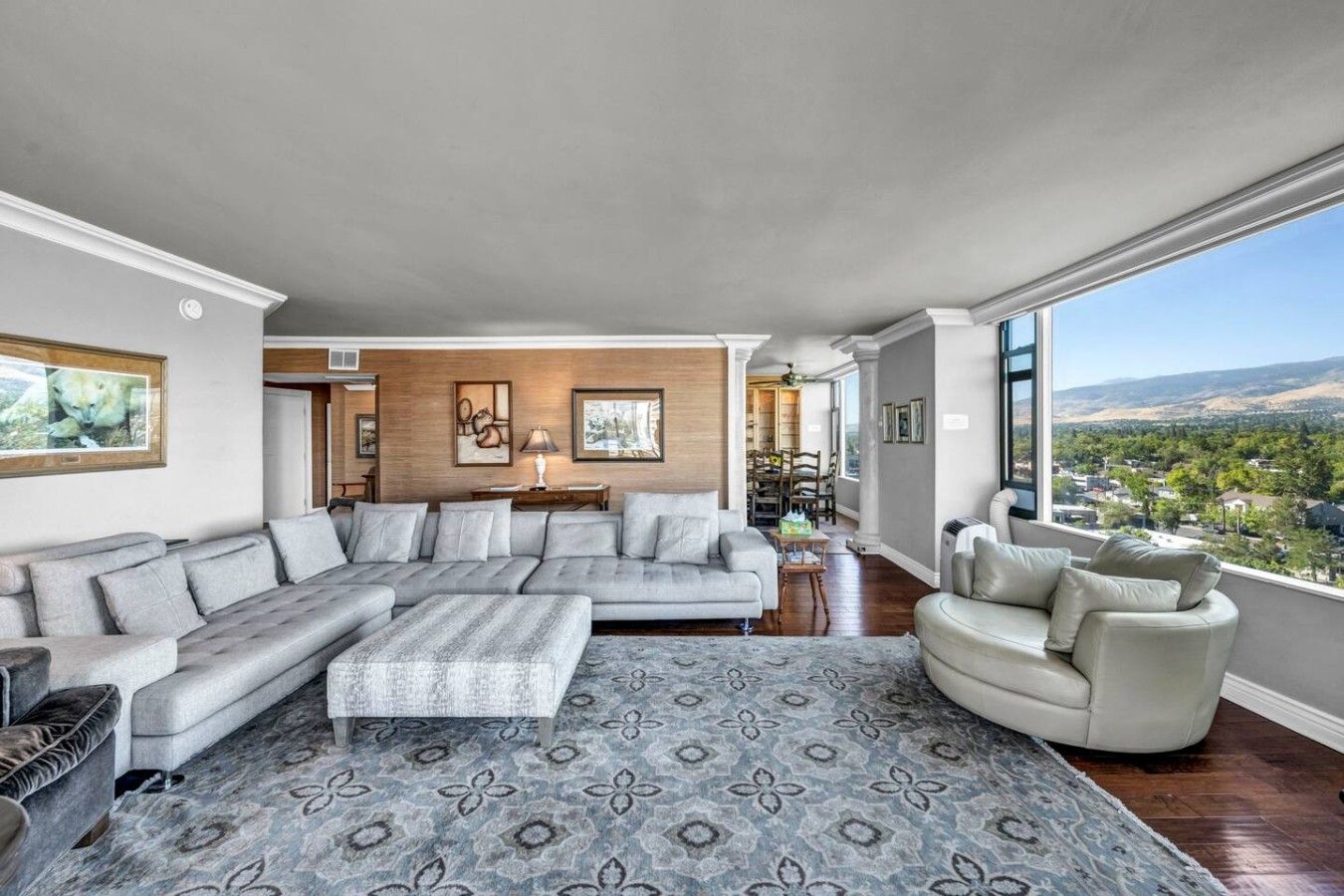Reno Penthouse | Private Balcony | Mountain Views - 리노