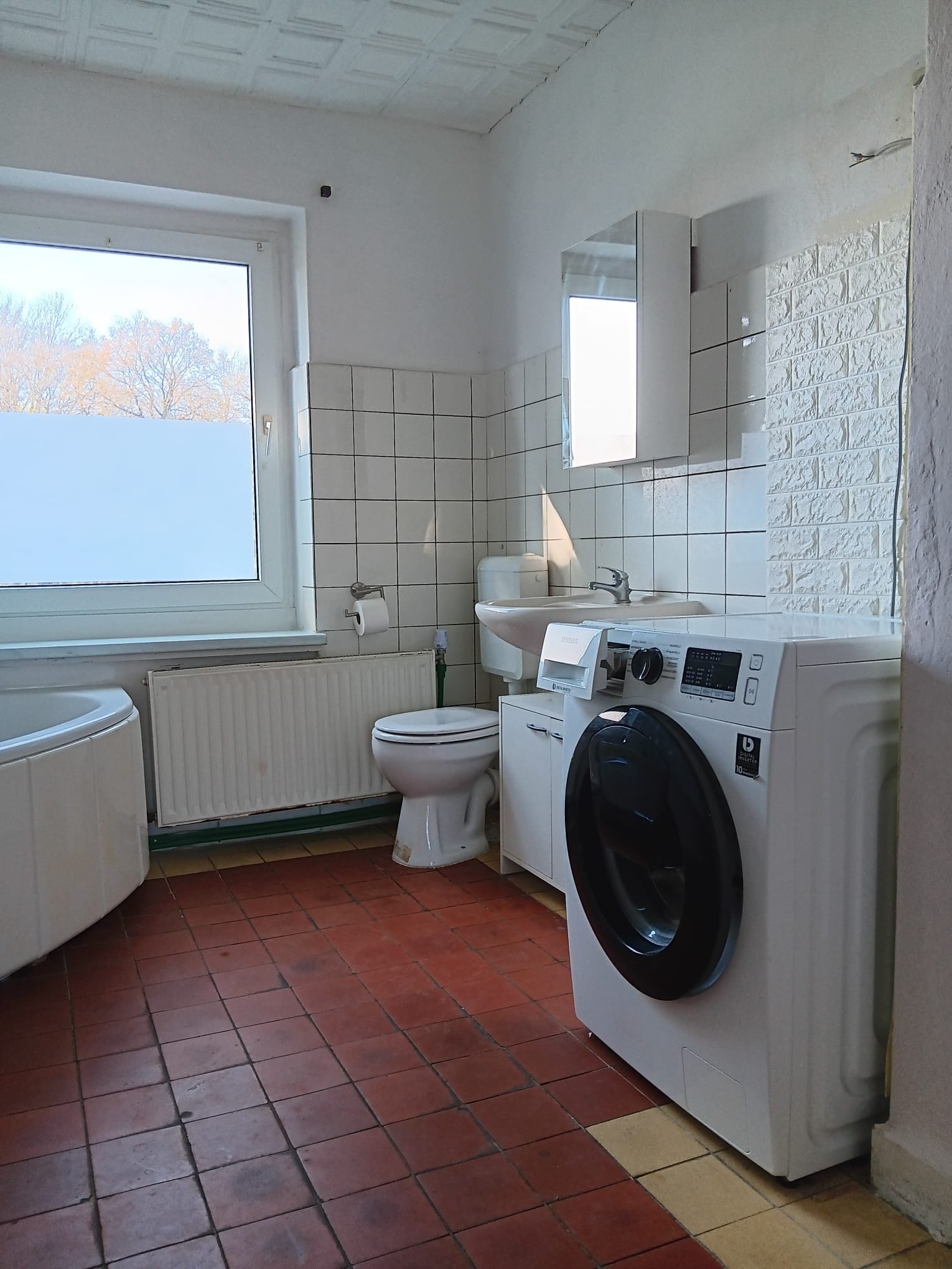 Jabón y papel de baño 