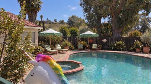 Villa Retreat: Pool, Hot Tub, Views, Workspaces & Access to Wine Country