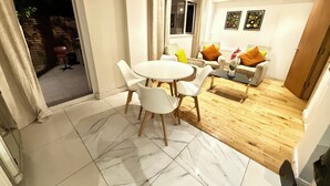 Dining - The Willow Residence | En-Suite | Canada Water (London)