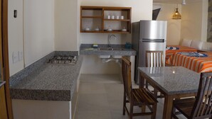 Deluxe Studio, Balcony, Pool View | Dining - Hotel Auroza Centro (Rincón de Guayabitos)