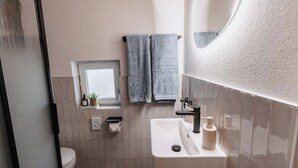 Unclassified image, 5 of 73, button - Vrbo Property (Vairano)