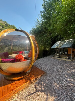 Tempat makan outdoor