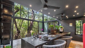 Vila superluxo, varanda, vista para o jardim | Opções para refeição
