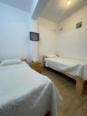 Habitació amb dos llits individuals clàssica, pati, vistes al pati