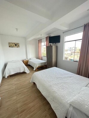 Habitació familiar, pati, vistes al pati