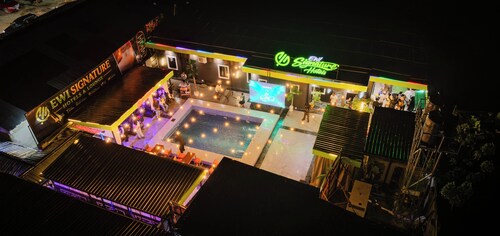 EWI SIGNATURE HOTELS & LOUNGE