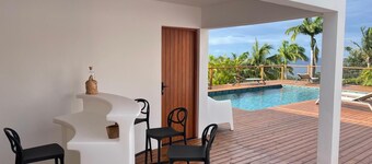 Luxury villa overlooking the ocean and featuring a pool—the perfect starting point for exploring Basse-Terre