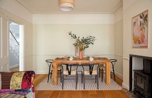 Unclassified image, 4 of 24, button - Elegant home in the heart of Wimbledon (London)