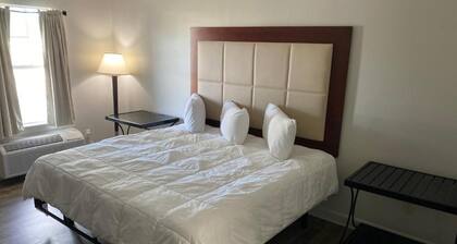 Glennville Inn LLC
