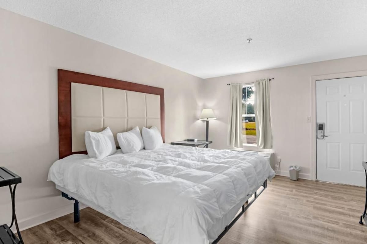 Deluxe Single Room