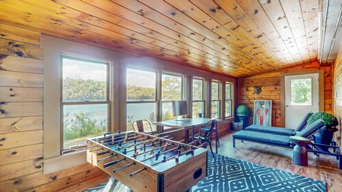 Waterfront Retreat on Westport Island | Sunrooms, Fire pit & Water Views