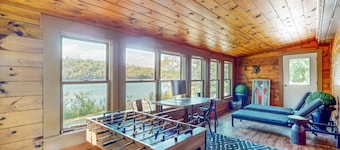 Waterfront Retreat on Westport Island | Sunrooms, Fire pit & Water Views