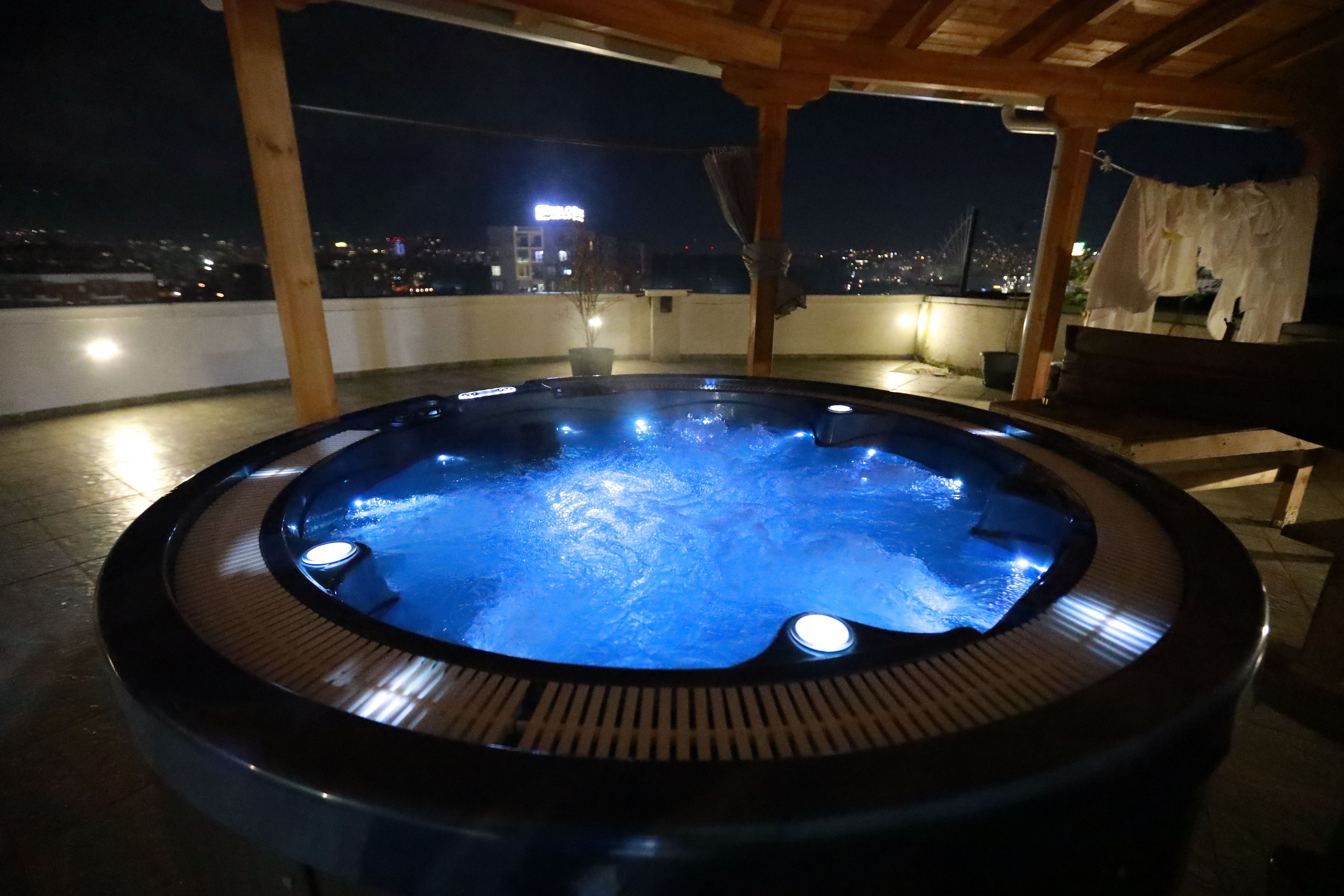Bain à remous extérieur