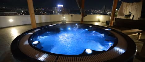 室外 SPA 浴池