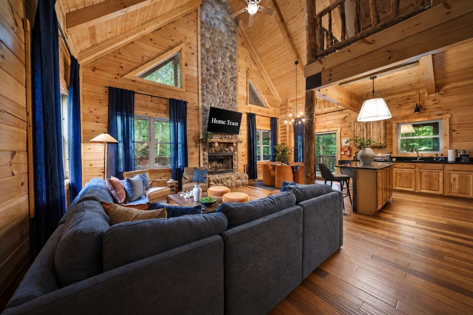 The Hocking House | Hot Tub  Fire Pit  Games - Lancaster, OH