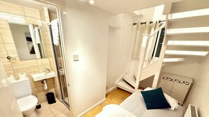 Room - The Harbour Loft | En-Suite Duplex | Canada Water (London)