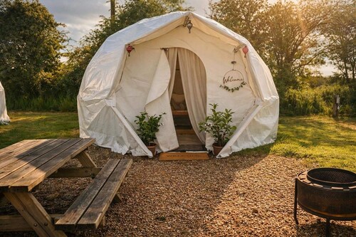 The Leaf & Lantern Dome - Sleeps 5 - Dog Friendly