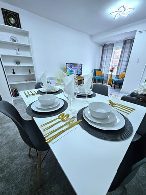 Dining - The Coliseum (Cheltenham)