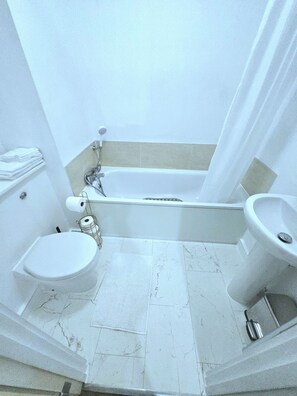 Bathroom - The Coliseum (Cheltenham)