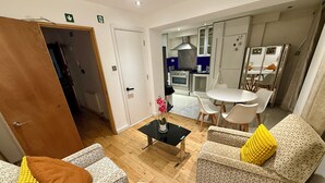 Living area - The Marina Loft | En-Suite Duplex | Canada Water (London)