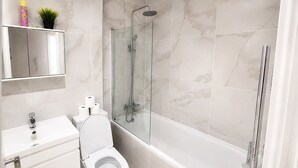 Bathroom - Luxury 1 Bed Serviced Apt 02 with WiFi MyRent2Rent (Corby)
