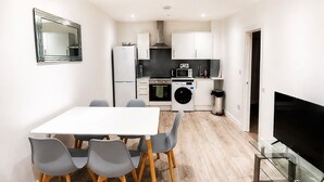 Private kitchen - Luxury 1 Bed Serviced Apt 02 with WiFi MyRent2Rent (Corby)