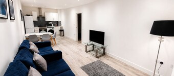 Luxury 1 Bed Serviced Apt 02 with WiFi MyRent2Rent