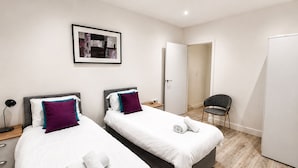Room - Luxury 1 Bed Serviced Apt 02 with WiFi MyRent2Rent (Corby)