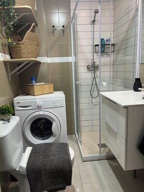 Bathroom - Cosy and Spacious Studio Apartment in La Mata (La Mata)