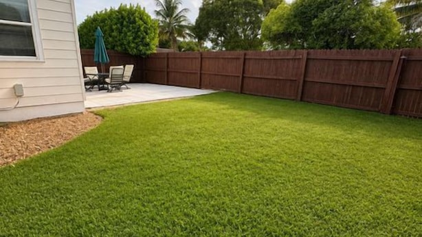 Terrace/patio - Stylish Florida Getaway  Patio & Private Backyard (West Palm Beach)