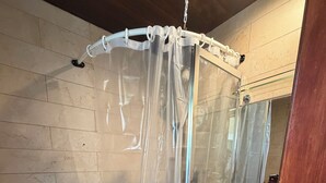 Bathroom - Charming Cozy Studio ,Garden View  in terrific Los Angeles with refreshing AC, (Los Angeles)