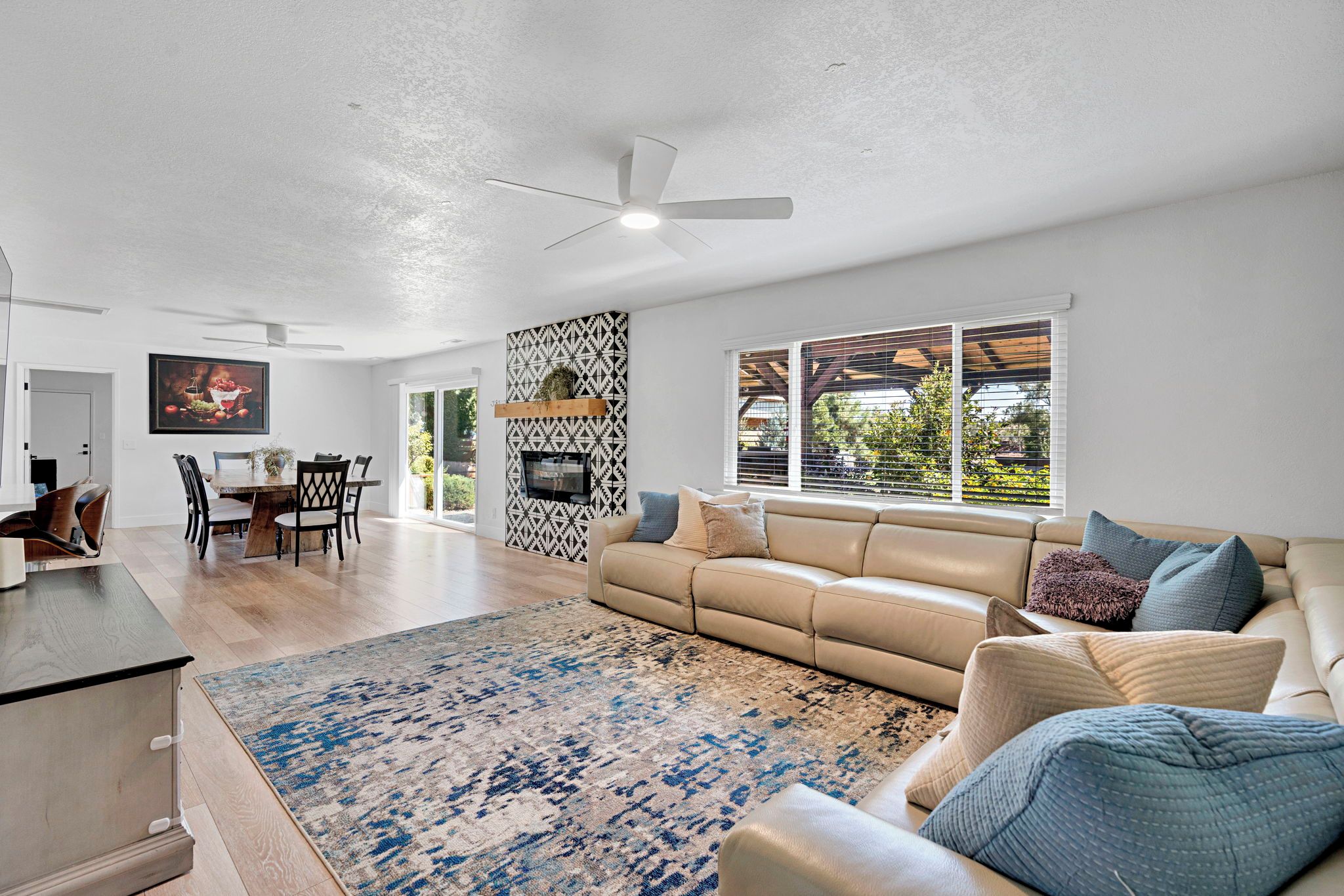 Olive Ranch: A Beautifully Landscaped Family Home - 克洛維斯
