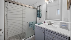 Bathroom - Charming Bloomington Bungalow Cozy & Convenient (Bloomington)