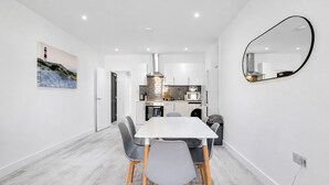 Dining - Contractor/CorporateTravel/Relocation, MyRent2Rent (Corby)