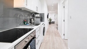 Private kitchen - Luxury 1BR Serviced Apt 04 with Wi-fi MyRent2Rent (Corby)