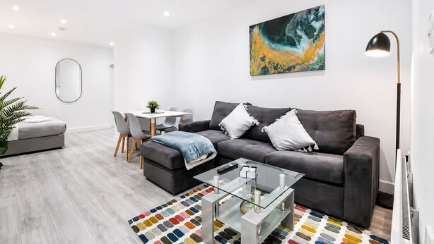 Living area - Luxury 1BR Serviced Apt 04 with Wi-fi MyRent2Rent (Corby)