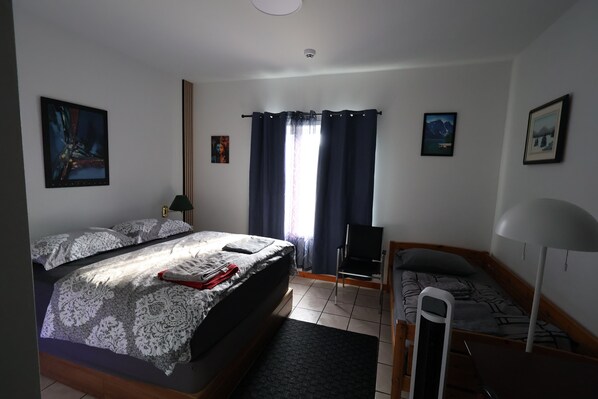 Habitación individual estándar, baño privado | Minibar, escritorio, espacio para trabajar con laptop y wifi gratis 