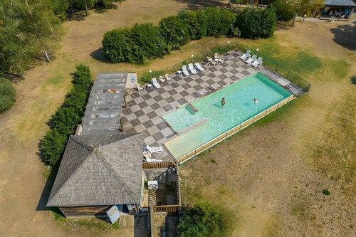 Chalet "Les De Booz" for 4–6 guests with private terrace and Wi-Fi