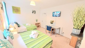 Room - Temporary Medway Kent Homel Families & Relocation (Chatham)