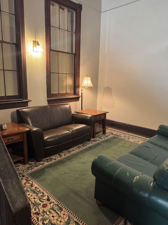 Experience A Victorian Renovation With Modern Conveniences Downtown In Urbana,oh - Urbana, OH