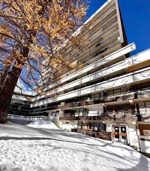 Exterior - Ski-in/ski-out & foot of the slopes, 3rd floor, balcony, tv, 26m², Vars (Vars)